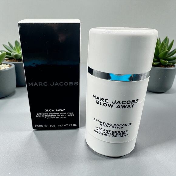 Marc Jacobs Glow Away Bronzing Coconut Body Stick 15 Tantric Full Size NIB - Picture 1 of 2
